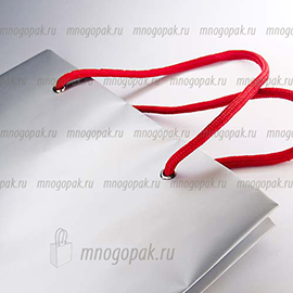 Пакет с ручками из синтетического шнура