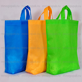 Разноцветные сумки с ручками